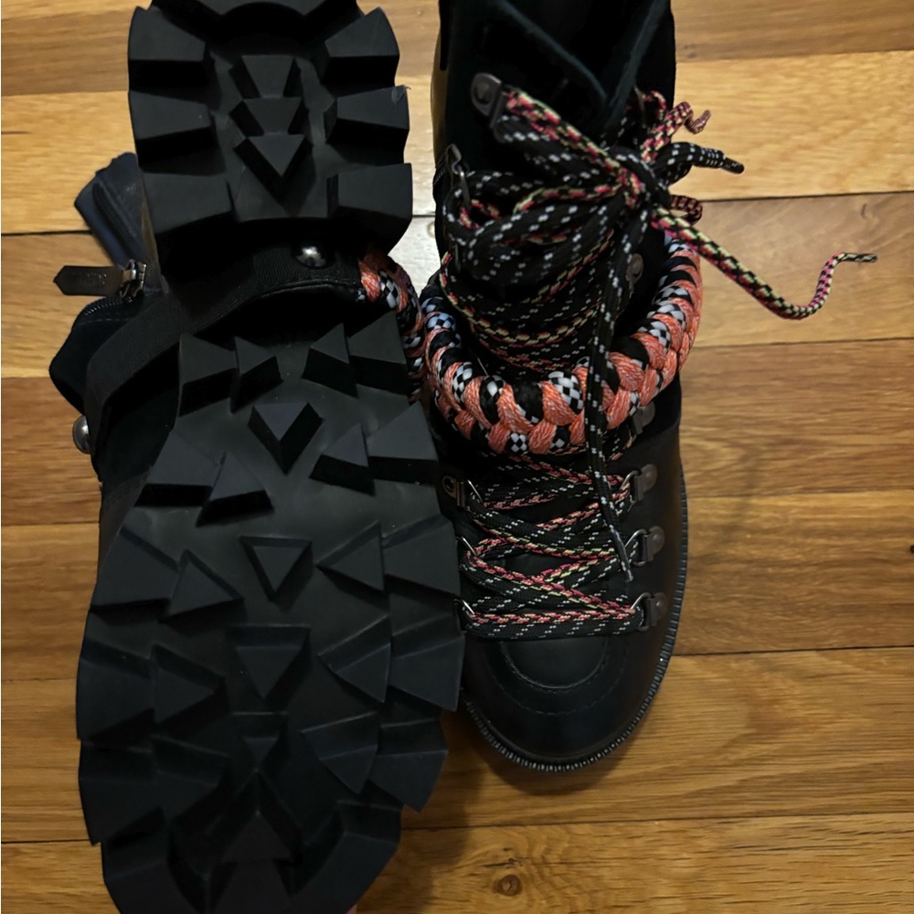 NWOT Schultz Combat Boots - Picture 3 of 3